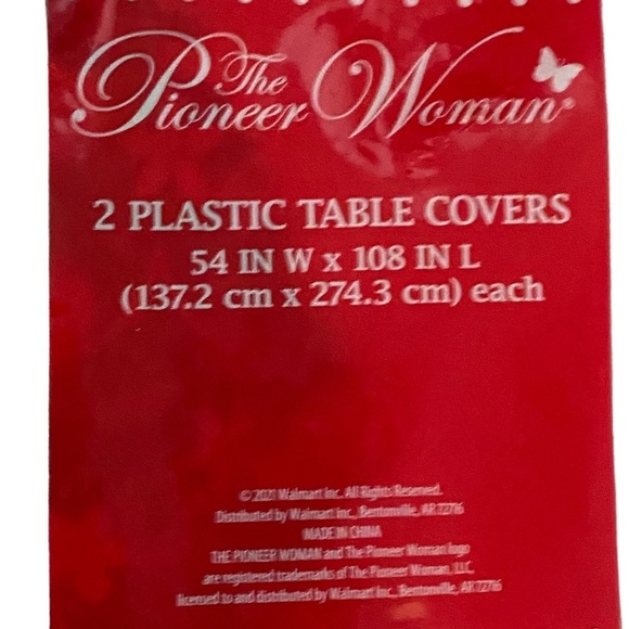 The Pioneer Woman Plastic Tablecloths Holiday Christmas Gatherings - 2 Sets - Picture 5 of 6